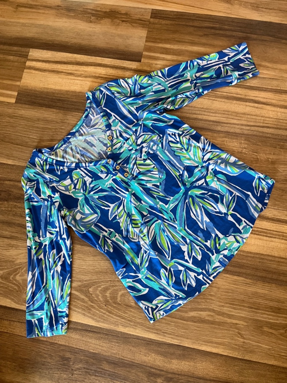 Lilly Pulitzer Blue Multi Tropical Print 3/4 Sleeve Top